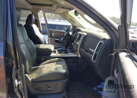 2015 Ram 1500 Laramie z USA, uszkodzony, nr VIN 1C6RR7VM8FS579227